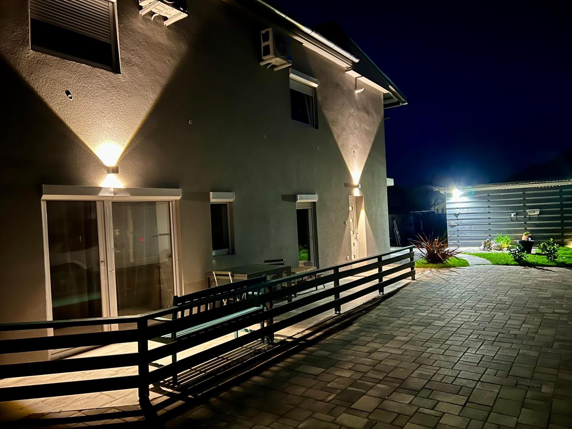 Szarkafeszek Hotel Keszthely Bagian luar foto